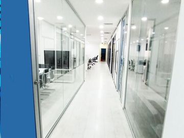 Vendo propiedad muy amplia en Urdesa ideal para empresa