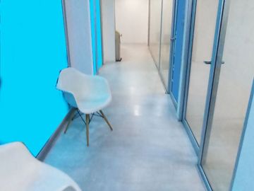 Vendo propiedad muy amplia en Urdesa ideal para empresa