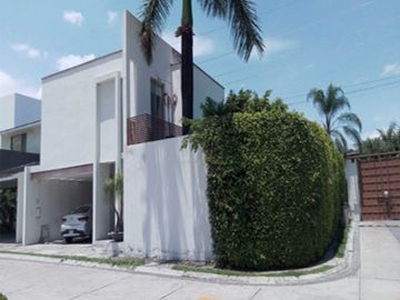 HERMOSA CASA EN VENTA EN QUINTAS PALMIRA CUERNAVACA
