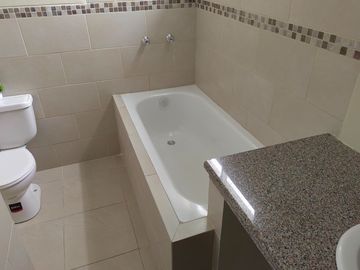Casas de venta en la Urbanización La Martina, Crédito 12 meses, Durán.