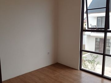 Dijual Rumah 2 Lantai Terawat Siap Huni Vida Kencana Bekasi