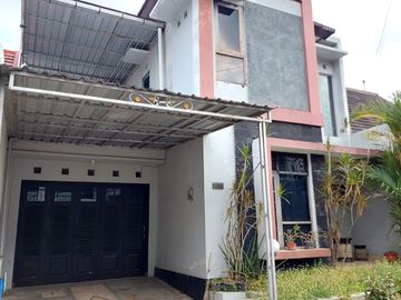 Rumah Lingkungan Perumahan dekat Jalan Raya Tajem
