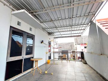 Rumah Lingkungan Perumahan dekat Jalan Raya Tajem