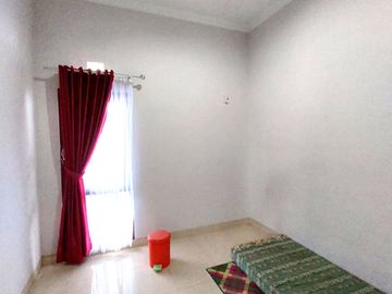 Rumah Lingkungan Perumahan dekat Jalan Raya Tajem