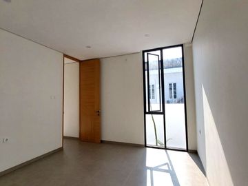 Rumah Baru Desain Cantik dekat Taman Palagan Asri 3