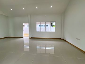 ็็์New House sale, start 43Wa., 1.99MB, free transfer. Opposite Saraphi Land Office, Nampueng Village, Nong Phueng, Saraphi, Chiang Mai