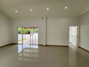 ็็์New House sale, start 43Wa., 1.99MB, free transfer. Opposite Saraphi Land Office, Nampueng Village, Nong Phueng, Saraphi, Chiang Mai