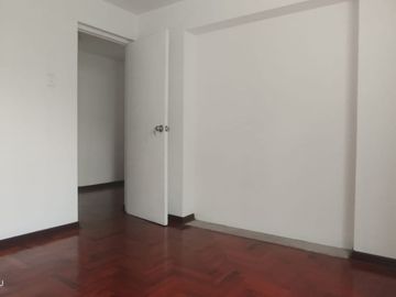 Lindo departamento en venta en primer piso y frente a parque. 🌳