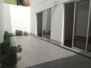 Lindo departamento en venta en primer piso y frente a parque. 🌳