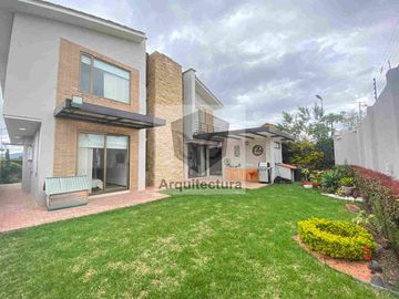 EXCLUSIVA CASA EN VENTA EN CAJICA, SIN ADMINISTRACION