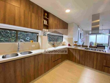 EXCLUSIVA CASA EN VENTA EN CAJICA, SIN ADMINISTRACION