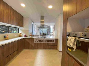 EXCLUSIVA CASA EN VENTA EN CAJICA, SIN ADMINISTRACION