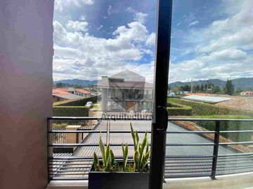 EXCLUSIVA CASA EN VENTA EN CAJICA, SIN ADMINISTRACION