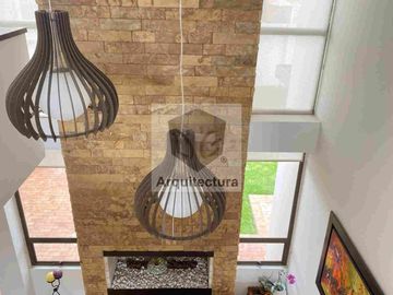 EXCLUSIVA CASA EN VENTA EN CAJICA, SIN ADMINISTRACION