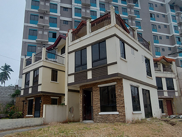 House and Lot for sale in Tagaytay Fontaine Villas - Alfonso, Cavite