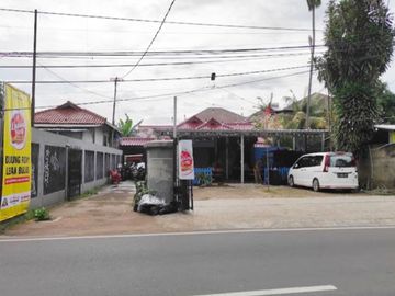 Dijual Rumah Hitung Tanah di Area Komersil Dengan Harga Residensial