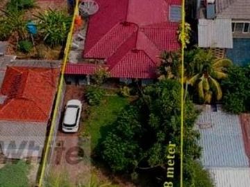Dijual Rumah Hitung Tanah di Area Komersil Dengan Harga Residensial