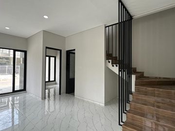 GRESS BARU! Rumah Kutisari Indah Utara Hook Sudut 2 Lantai Minimalis Modern Dekat Jemur Tenggilis Siwalankerto SHM