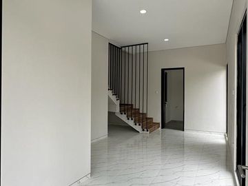 GRESS BARU! Rumah Kutisari Indah Utara Hook Sudut 2 Lantai Minimalis Modern Dekat Jemur Tenggilis Siwalankerto SHM