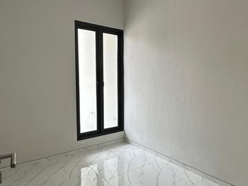 GRESS BARU! Rumah Kutisari Indah Utara Hook Sudut 2 Lantai Minimalis Modern Dekat Jemur Tenggilis Siwalankerto SHM