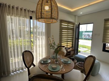 For Sale House and Lot with Balcony and Two Carport Near Clark Pampanga