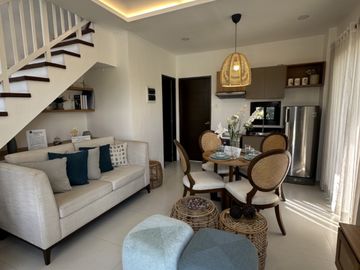 For Sale House and Lot with Balcony and Two Carport Near Clark Pampanga