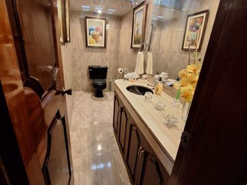 Se Vende Casa en San Borja - Calle John Hassinger, Urb. Las Begonias