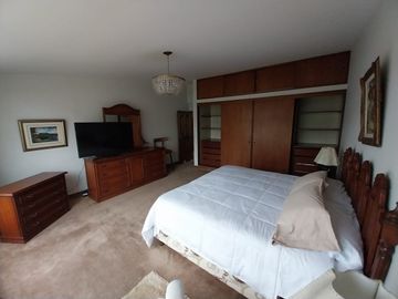 Se Vende Casa en San Borja - Calle John Hassinger, Urb. Las Begonias