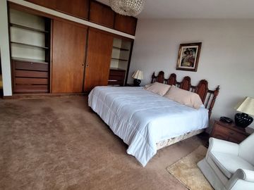 Se Vende Casa en San Borja - Calle John Hassinger, Urb. Las Begonias