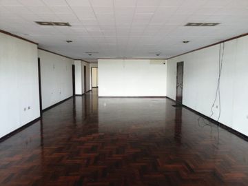 VENDO DEPARTAMENTO MALECON 2000
