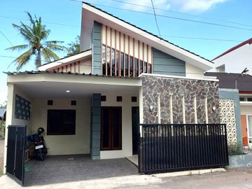 Rumah Baru Semi Furnished dekat Jalan Kaliurang Km 10