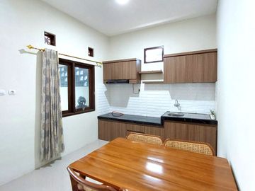 Rumah Baru Semi Furnished dekat Jalan Kaliurang Km 10