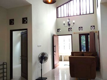 Rumah Baru Semi Furnished dekat Jalan Kaliurang Km 10