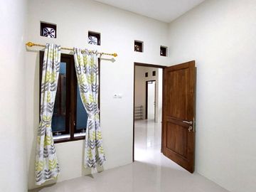 Rumah Baru Semi Furnished dekat Jalan Kaliurang Km 10