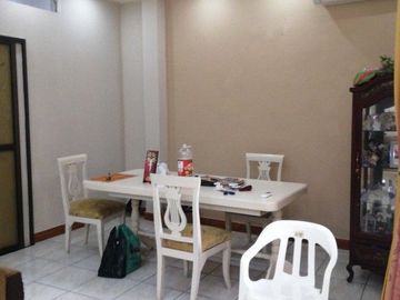 VENDO CASA CON DOS LOCALES EN AV. QUITO Y MANABI
