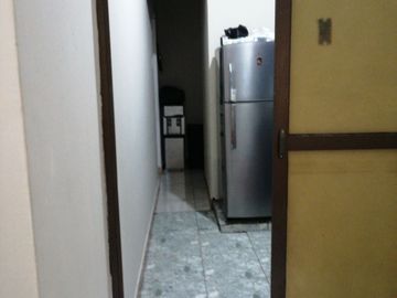 VENDO CASA CON DOS LOCALES EN AV. QUITO Y MANABI