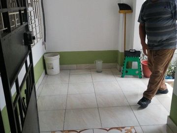 VENDO CASA CON DOS LOCALES EN AV. QUITO Y MANABI