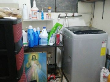 VENDO CASA CON DOS LOCALES EN AV. QUITO Y MANABI
