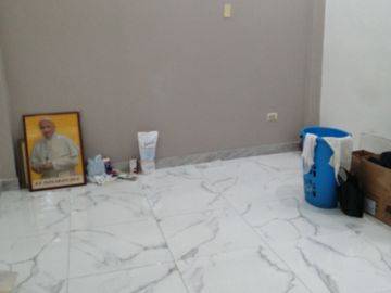 VENDO CASA CON DOS LOCALES EN AV. QUITO Y MANABI