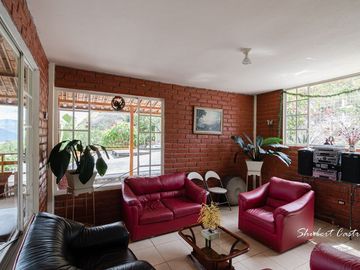 Se vende casa con terreno en Landangui -Malacatos