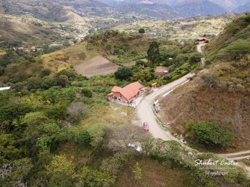 Se vende casa con terreno en Landangui -Malacatos
