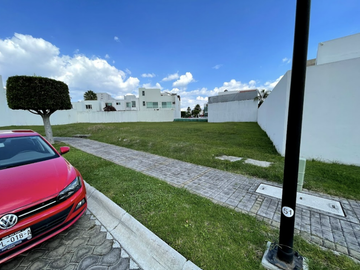 VENDO CASA EN RESIDENCIAL LOMAS DE ANGELOPOLIS CLUSTER 333 CHOLULA PUEBLA POR REMATE BANCARIO