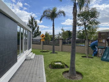 VENDO CASA EN RESIDENCIAL LOMAS DE ANGELOPOLIS CLUSTER 333 CHOLULA PUEBLA POR REMATE BANCARIO