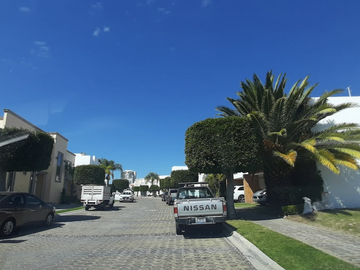 VENDO CASA EN RESIDENCIAL LOMAS DE ANGELOPOLIS CLUSTER 333 CHOLULA PUEBLA POR REMATE BANCARIO
