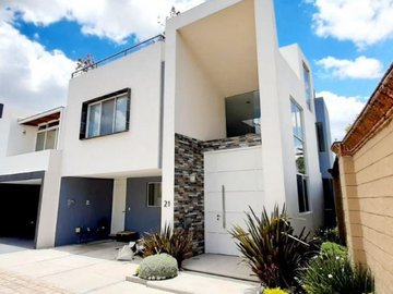 VENDO CASA EN RESIDENCIAL LOMAS DE ANGELOPOLIS CLUSTER 333 CHOLULA PUEBLA POR REMATE BANCARIO