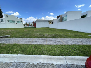 VENDO CASA EN RESIDENCIAL LOMAS DE ANGELOPOLIS CLUSTER 333 CHOLULA PUEBLA POR REMATE BANCARIO