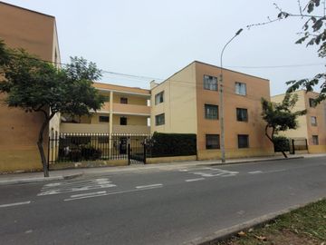 Céntrico, espacioso y muy iluminado departamento en “Agrupamiento Miraflores”