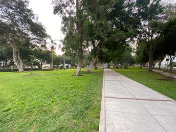 San Isidro - Vendo duplex de estreno con vista a parque de 209m2, 3dorm, 3c y 1d