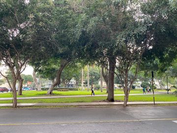 San Isidro - Vendo duplex de estreno con vista a parque de 209m2, 3dorm, 3c y 1d