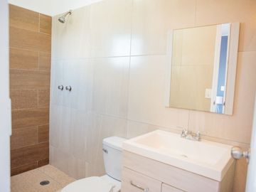 VENTA CASA NUEVA CON AMENIDADES ZONA NORTE CANCUN